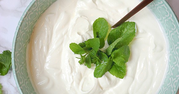Yogurt greco, menta