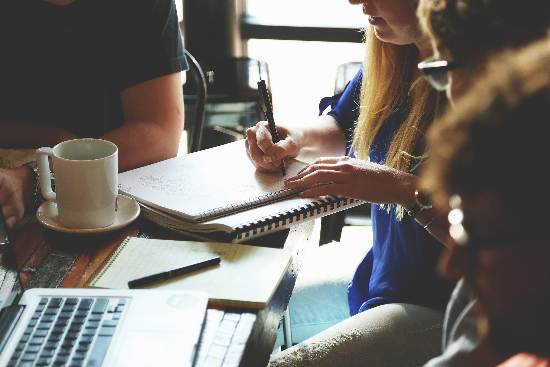 Al Benessere Psicologico Sul Lavoro Adesso Ci Pensa Il Good Vibe Manager