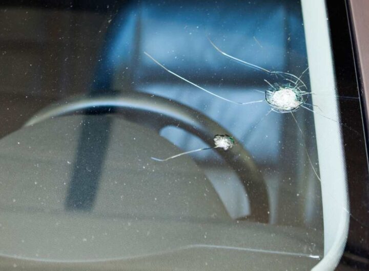 parabrezza scheggiato