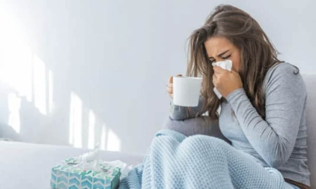 La rinorrea, comunemente conosciuta come naso che cola