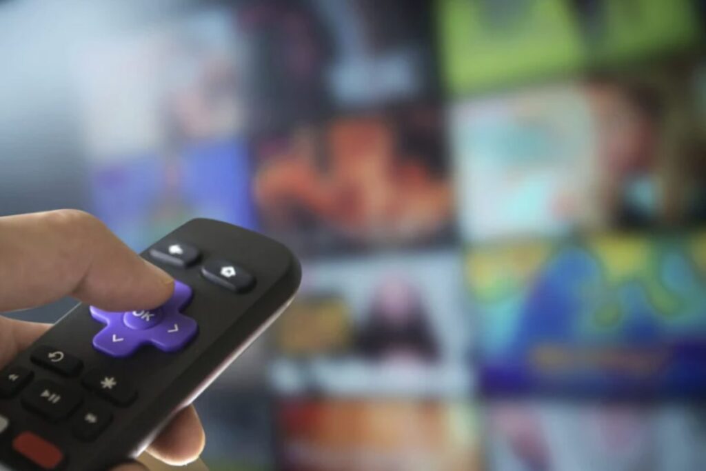 In Italia, sebbene non siano state introdotte misure drastiche simili a quelle greche, la situazione è comunque sotto attenta osservazione.