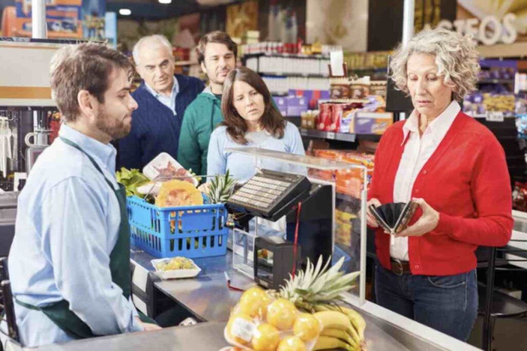 Molti supermercati offrono programmi di fidelizzazione che consentono di accumulare punti o ricevere sconti su futuri acquisti.