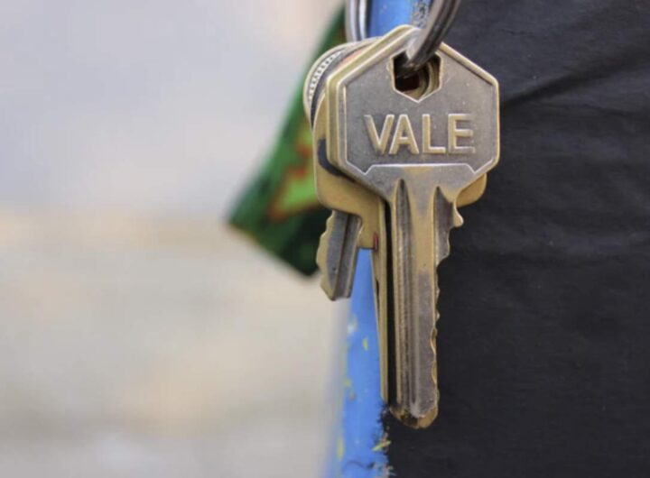 Il cosiddetto “sfratto per necessità” rappresenta una delle poche eccezioni in cui il locatore può richiedere la cessazione anticipata del contratto di locazione