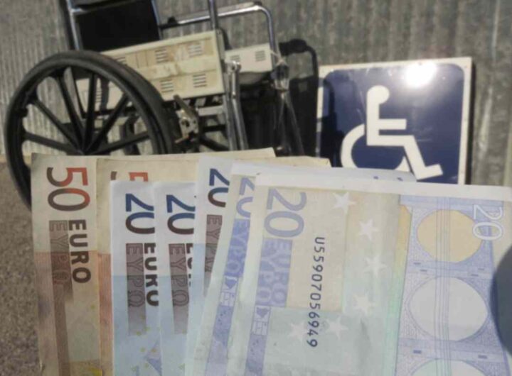 La legge n.9 del 26 gennaio 1980 e successive integrazioni disciplinano la categoria dei grandi invalidi per servizio