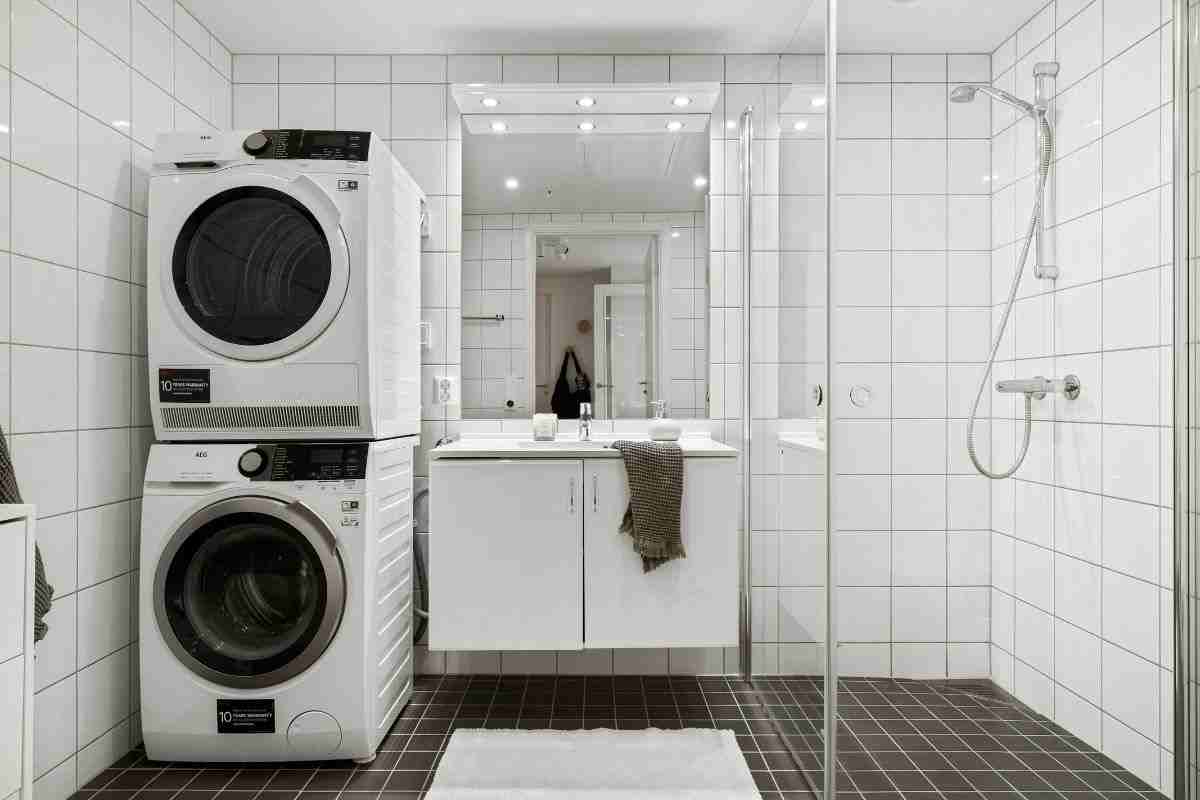 doccia lavatrice insieme? Meglio di no: lo dice l'idraulico
