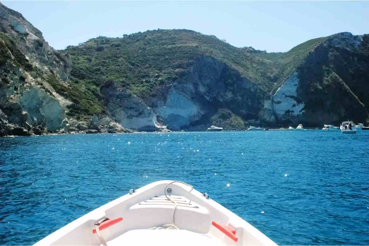 Sembra la Sardegna, invece sei nel Lazio: 3 isole che non puoi non vedere