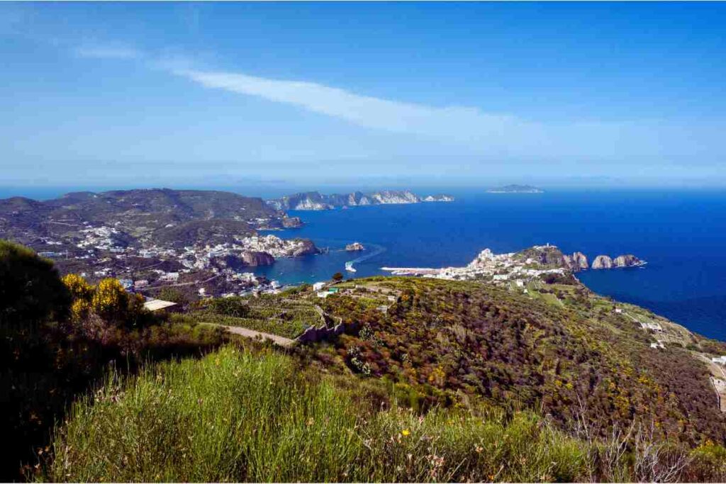 Sembra la Sardegna, invece sei nel Lazio: 3 isole che non puoi non vedere