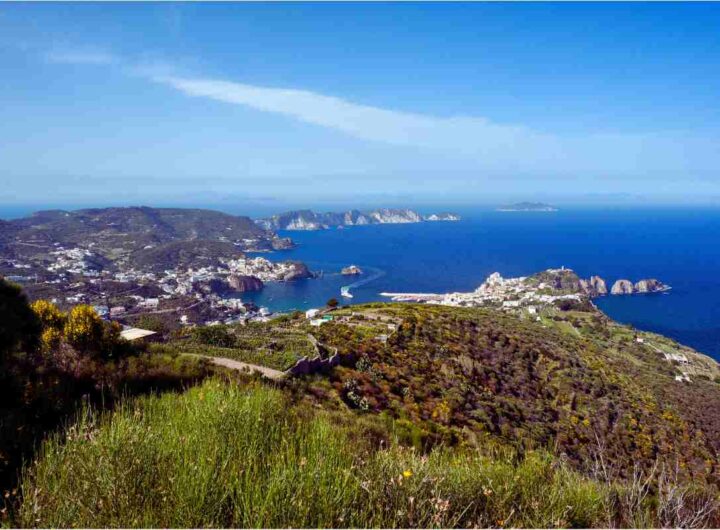 Sembra la Sardegna, invece sei nel Lazio: 3 isole che non puoi non vedere