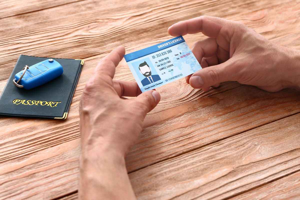 auto: controlla i codici sulla patente, nuove regole