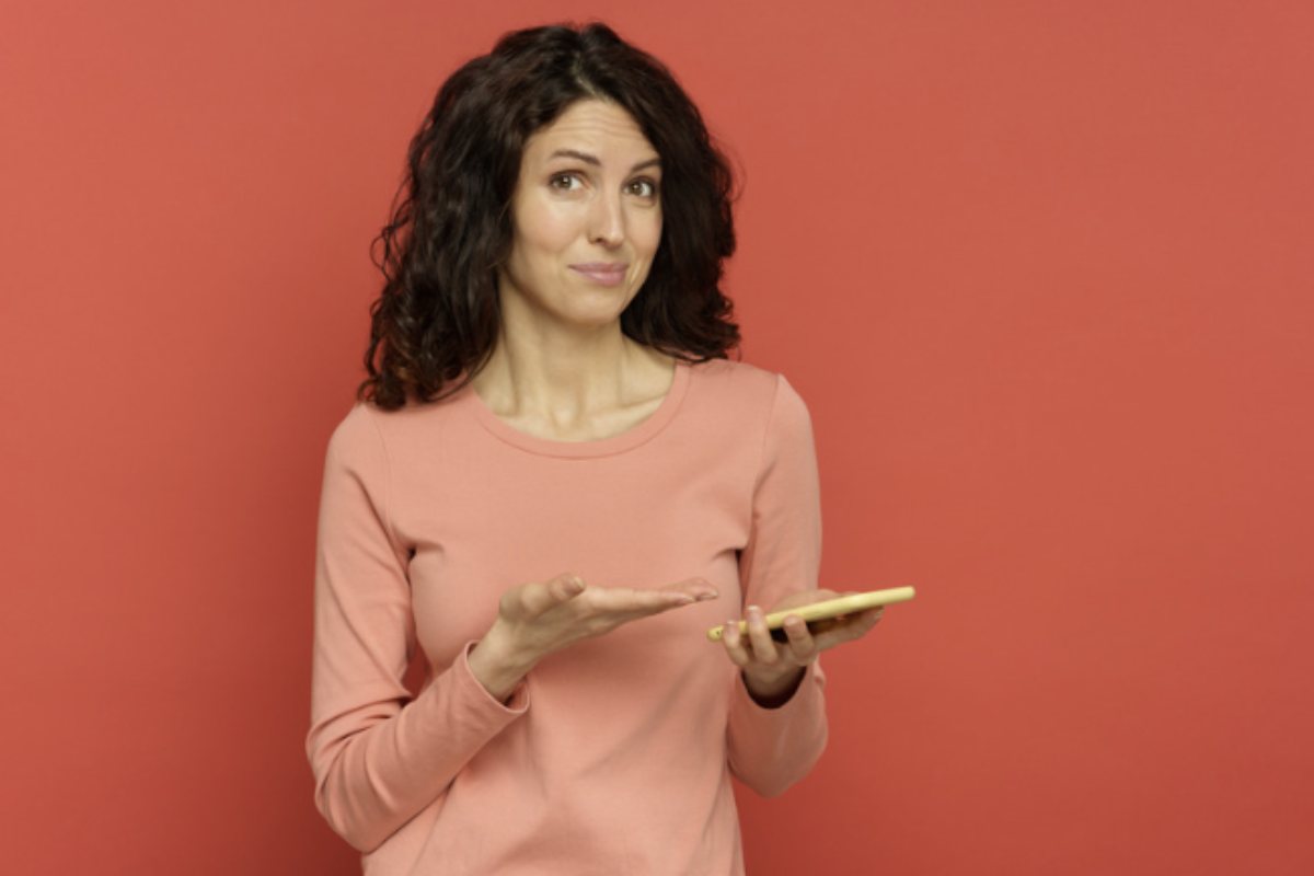 Non solo l’iPhone 16e, ma anche il modello di punta, iPhone 16 Pro da 256 GB, vede il suo prezzo scendere su Amazon a un minimo storico di 1.251,99 euro,