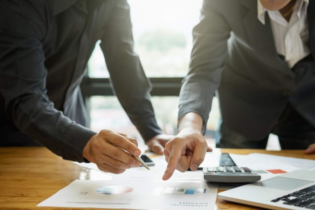 Uomini documenti lavoro