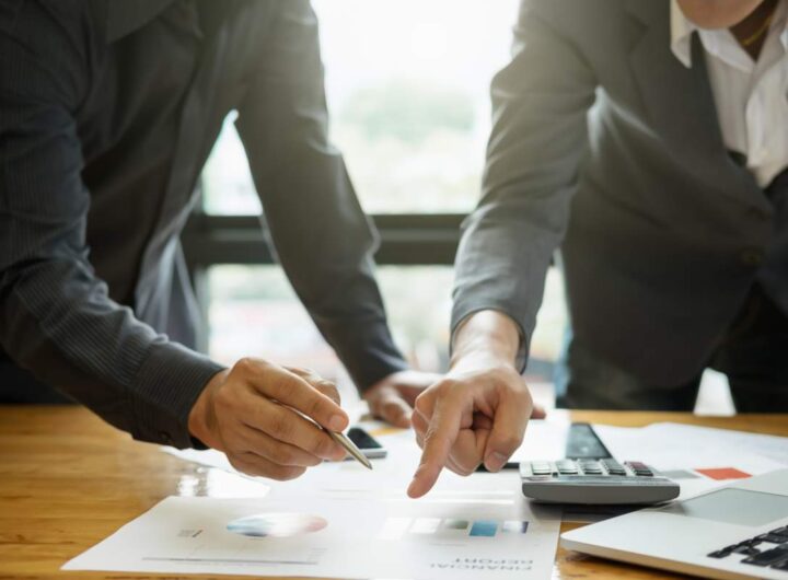 Uomini documenti lavoro