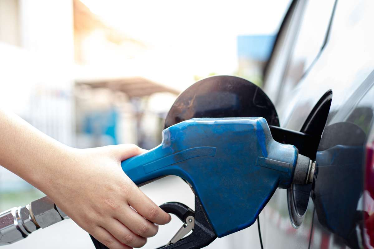 Come fare benzina per risparmiare sul pieno 