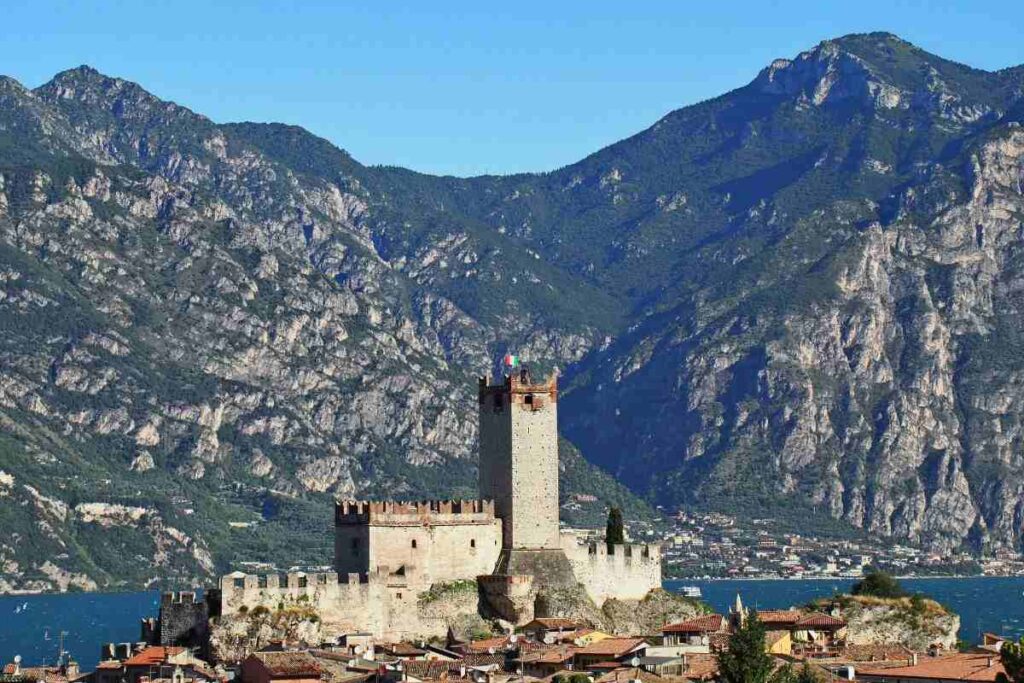Tremosine sul Garda scopri il borgo segreto in lombardia
