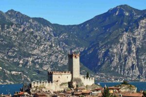 Tremosine sul Garda scopri il borgo segreto in lombardia