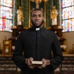 quanto guadagna un prete in Italia