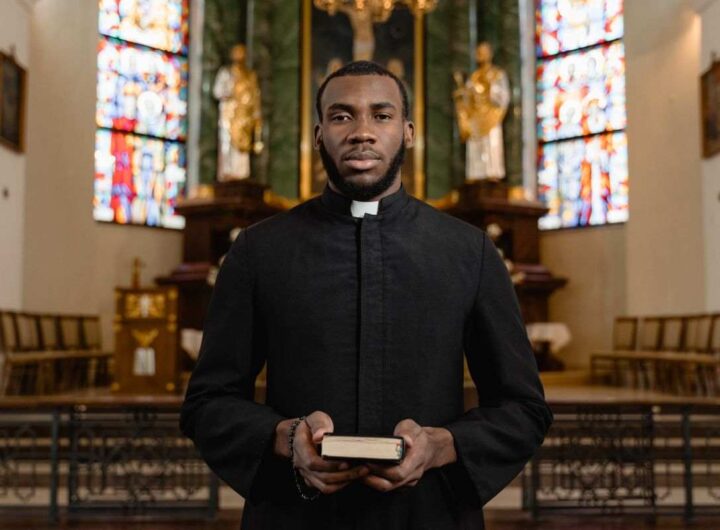 quanto guadagna un prete in Italia