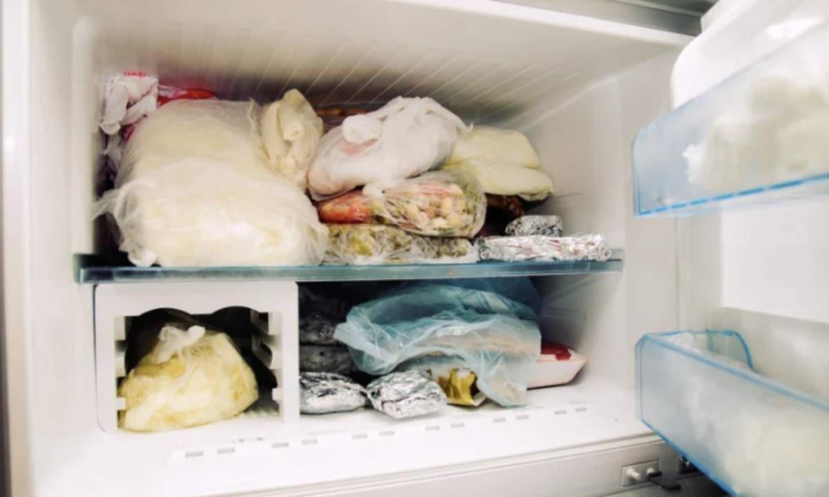 E' importante sfatare il mito secondo cui il cibo congelato possa mantenersi indefinitamente senza deteriorarsi.