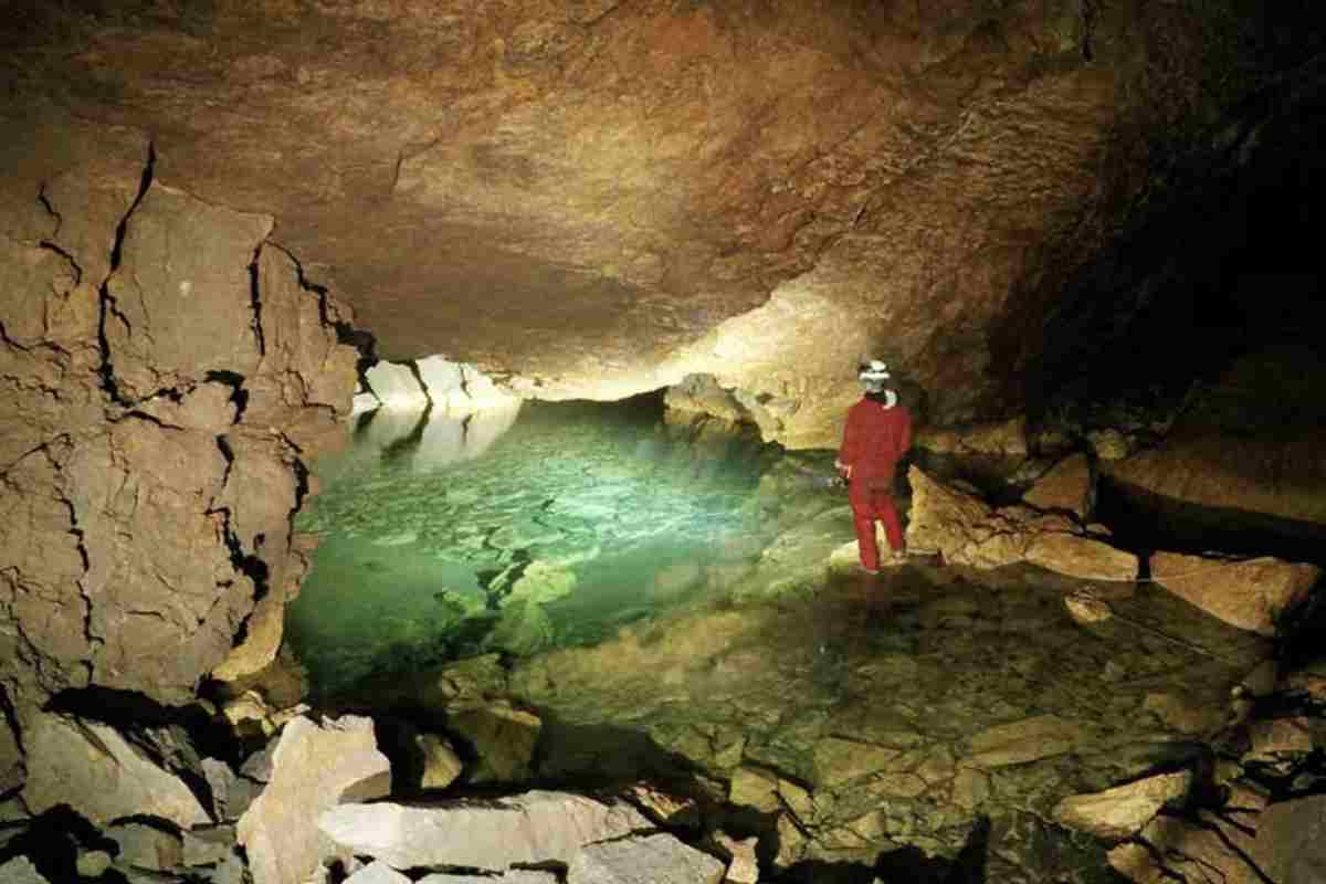 Dietro al successo di queste esplorazioni c’è una forte collaborazione tra la Federazione Speleologica Sarda, la Commissione Speleosubacquea